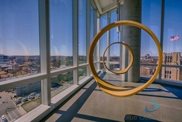 1 bed, 1 bath, 762 sqft, $4,300, Unit 24D