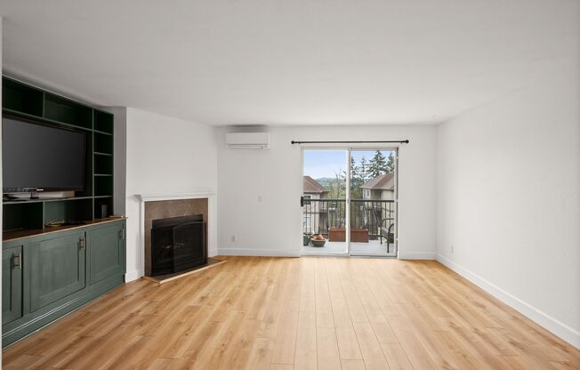 2 Bed/1.5 Townhome in West Linn w/ Garage