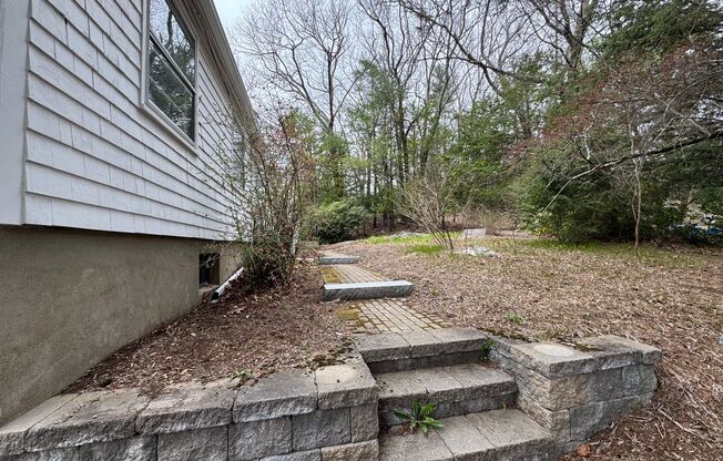 Pet-Ok | Charming Single-Family Ranch in Carlisle, MA | Avail 5/1