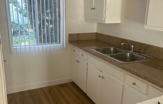 1 bed, 1 bath, 700 sqft, $1,900, Unit 08