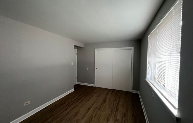 2149 W 119 ST