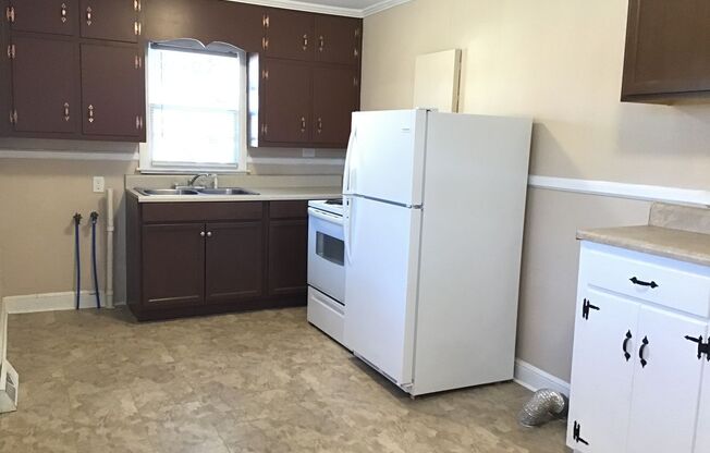 2 Bedroom Near Cherry Park!