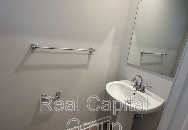 106 S DR