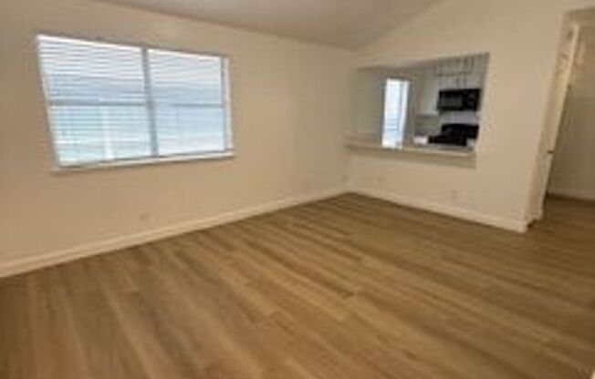 2 beds, 1 bath, 825 sqft, $1,195, Unit 102