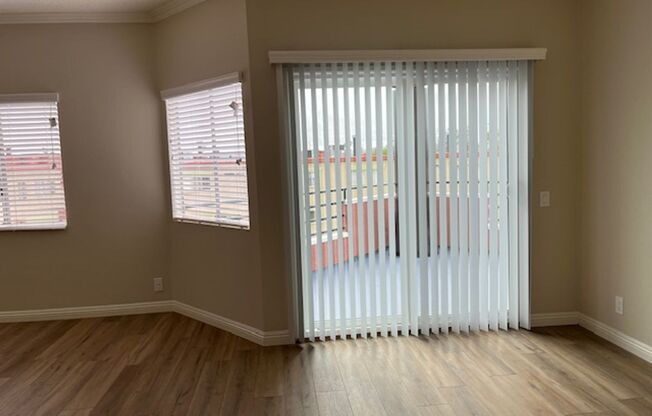 2 beds, 1 bath, $2,398, Unit B