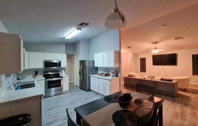 11305 W PINEHOLLOW DR