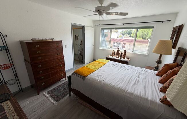 ROOMS FOR RENT in Tastefully Decorated Southwestern-Style Home