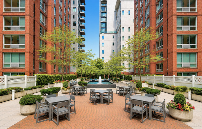 1 bed, 1 bath, 660 sqft, $5,700, Unit S11E