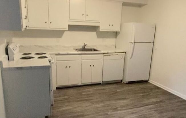 1 bed, 1 bath, $995, Unit 1402-M