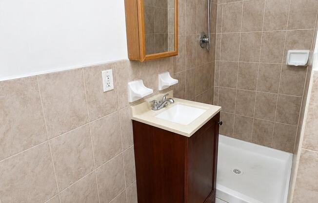 312 W W 142 ST