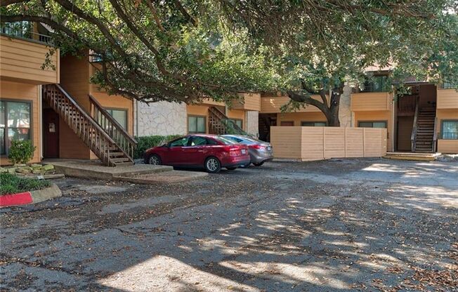 2x2 West Campus Loft!