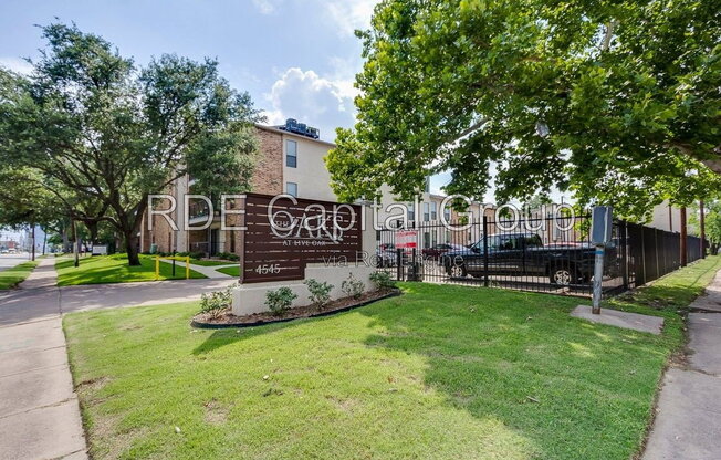 4545 LIVE OAK