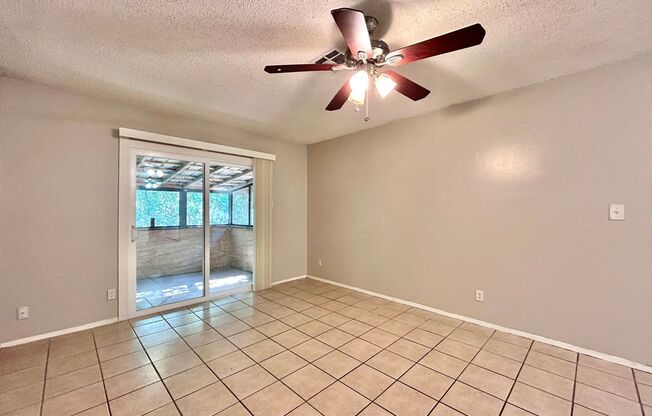 3004 Pecan Springs Rd A