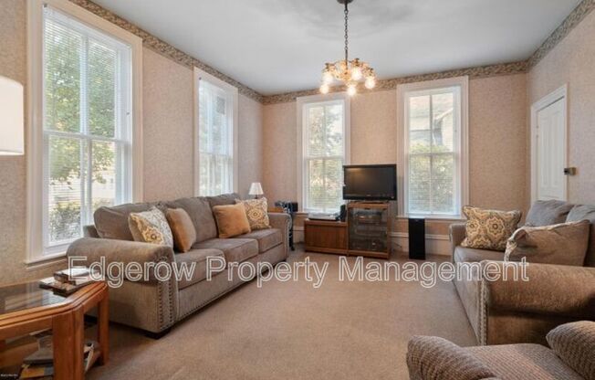 1522 BROADWAY AVE NW