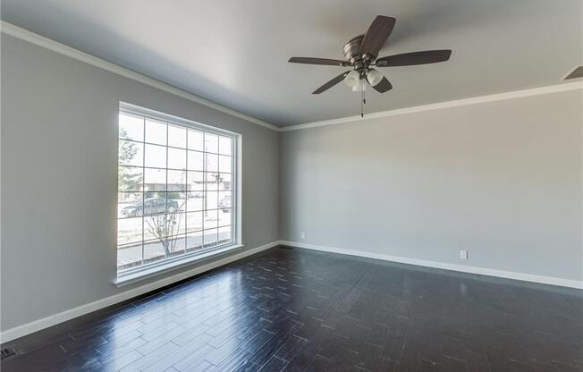 Luxury Living in Quail Creek!!