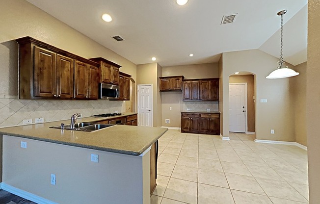 4613 LANCE LEAF DR