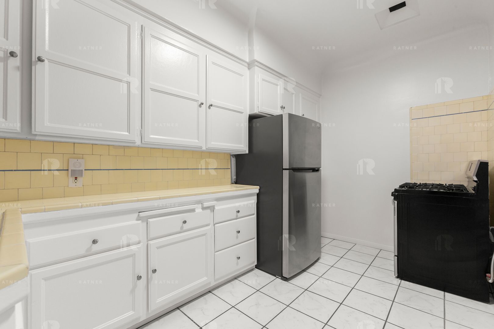 (Ellie:B) 141-143 S. Crescent Drive