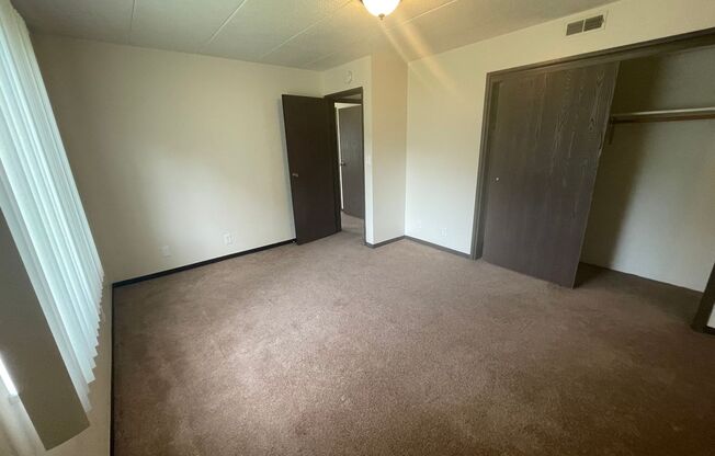 2 beds, 1 bath, 840 sqft, $1,095, Unit 10
