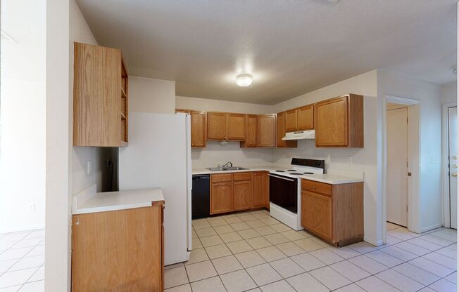 2 beds, 1.5 baths, $895, Unit # #C