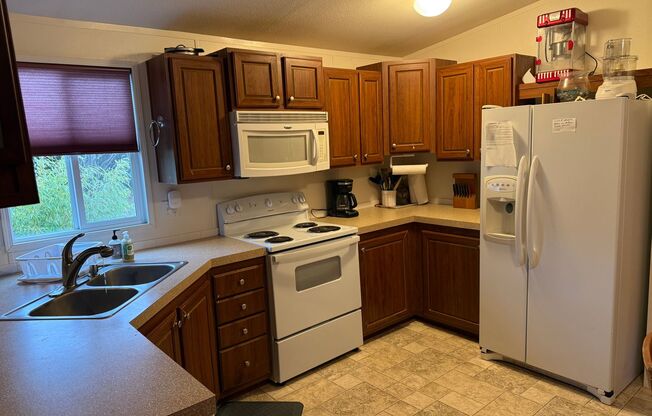 2 beds, 1 bath, $1,850