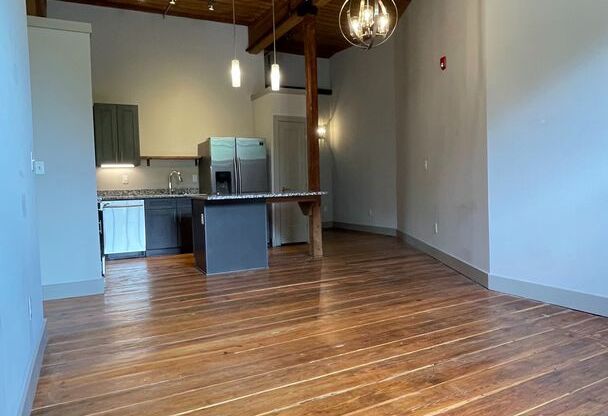 2 beds, 2 baths, 953 sqft, $1,848, Unit Bay 5 Unit 221
