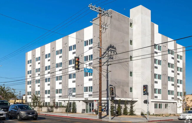 1 bed, 1 bath, 347 sqft, $1,263, Unit 103a