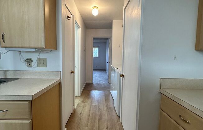 2 beds, 1 bath, $1,395, Unit Apt F