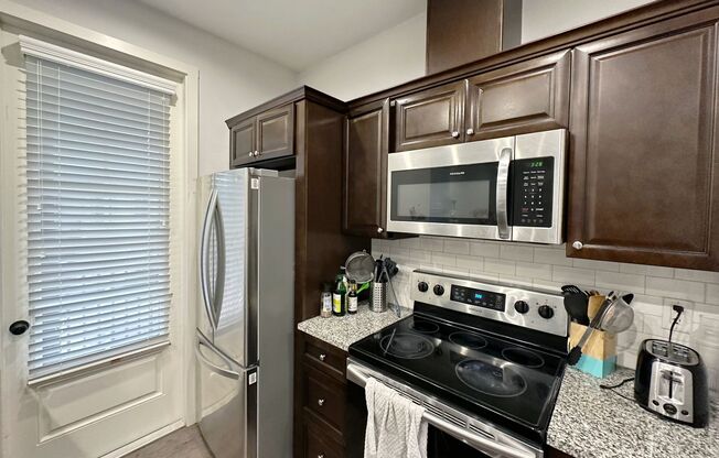 3 beds, 3 baths, $2,500, Unit Unit 20