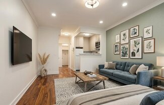 241 E 46 ST