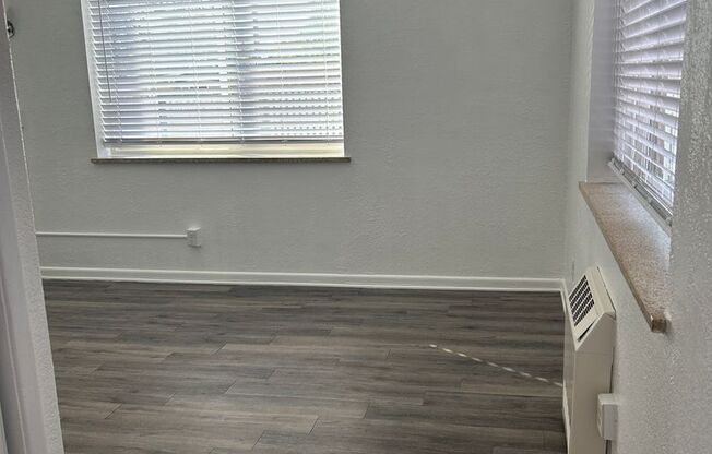 Studio, 1 bath, 350 sqft, $750, Unit 29