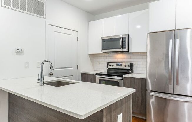 1 bed, 1 bath, 422 sqft, $1,545, Unit Unit 5