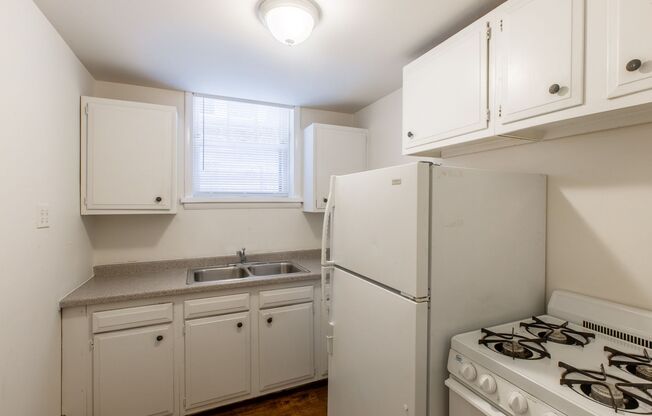 1 bed, 1 bath, 600 sqft, $999, Unit 10