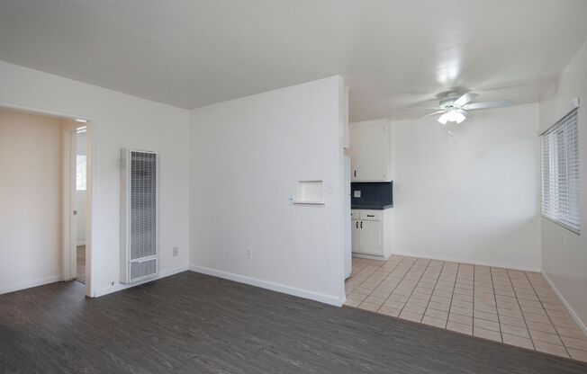 1 bed, 1 bath, 700 sqft, $1,595