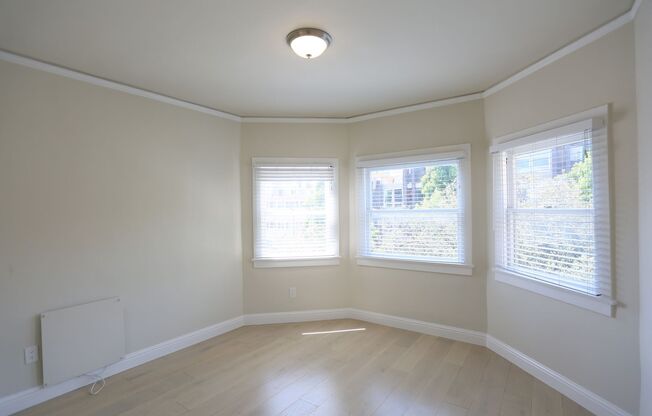 OPEN HOUSE: Sunday (7/6) 1:00pm-1:30pm. Contemporary, bright 1BR/1BA on the west side of Lake Merritt in Oakland's Civic Center neighborhood (1568 Madison #12A)