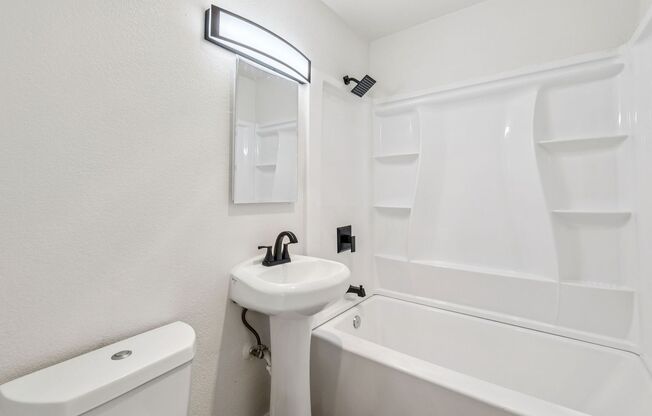 2 beds, 1 bath, 700 sqft, $1,650, Unit 950-2012