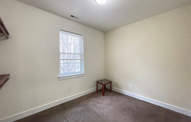 3 beds, 3 baths, $1,750, Unit Unit 22