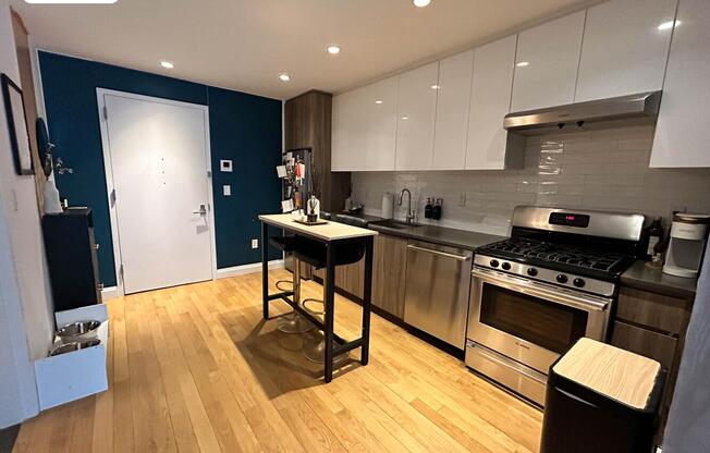 1 bed, 1 bath, $5,250, Unit 1_402