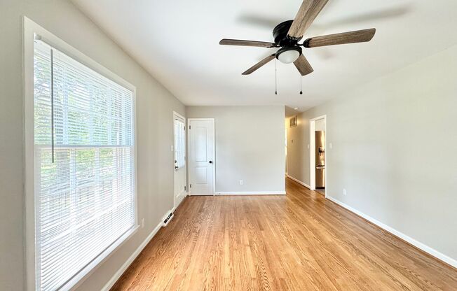 Adorable 3 Bed/2 Bath Off N Holden/Westridge