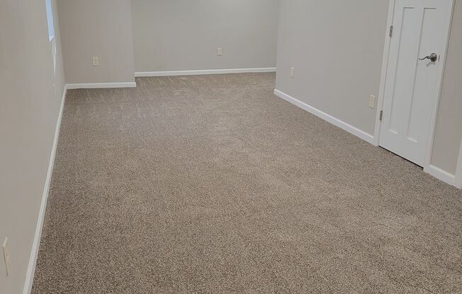 2 beds, 1 bath, $1,200, Unit Apt #2