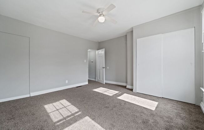 2 beds, 1 bath, $1,100