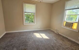 2 beds, 1 bath, $825, Unit 210 13th Avenue