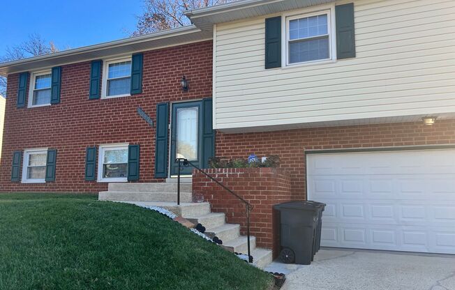 Amazing 4 BR/3 BA Single-Family Home in Kettering, MD!