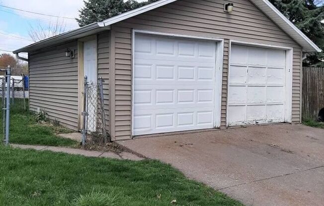 HM 1634 W 17th