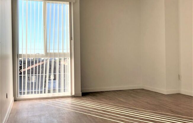 2 beds, 2 baths, 900 sqft, $3,145, Unit 28