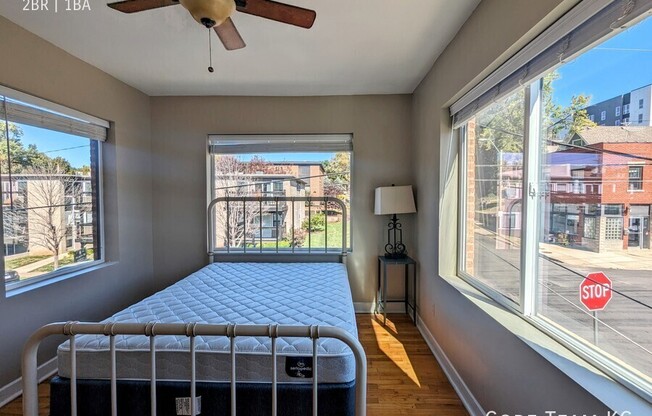 1107 W 45 ST