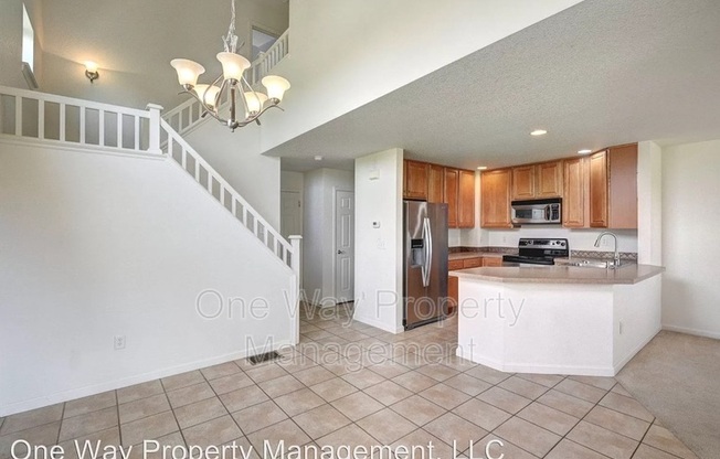 1915 HALFMOON CIR