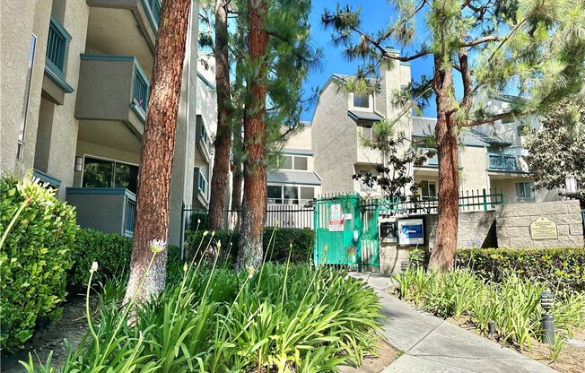 1441 Brett Pl