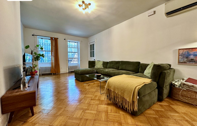 22 LINDEN ST