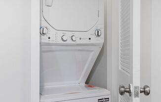 2 beds, 2 baths, $2,400, Unit 104