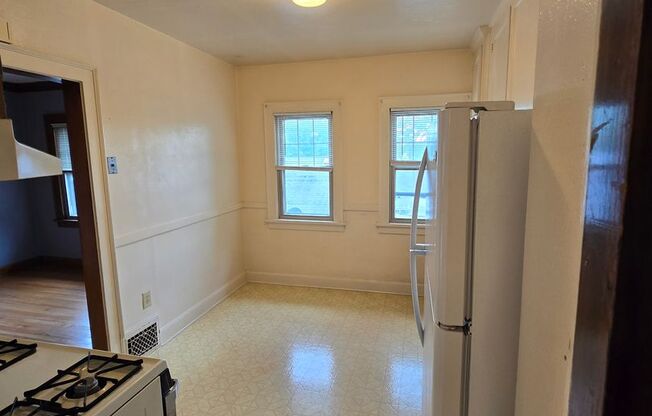 2 beds, 1 bath, $875